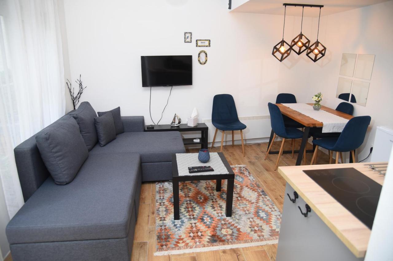 Agape Apartman Apartment สเมเดเรโว ภายนอก รูปภาพ
